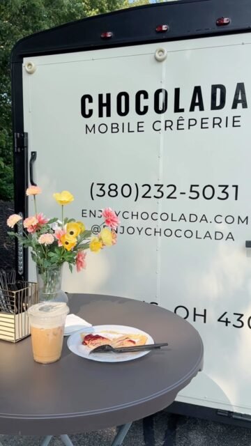 Sunshine, fresh air, and really good crepes☀️find us in Columbus!