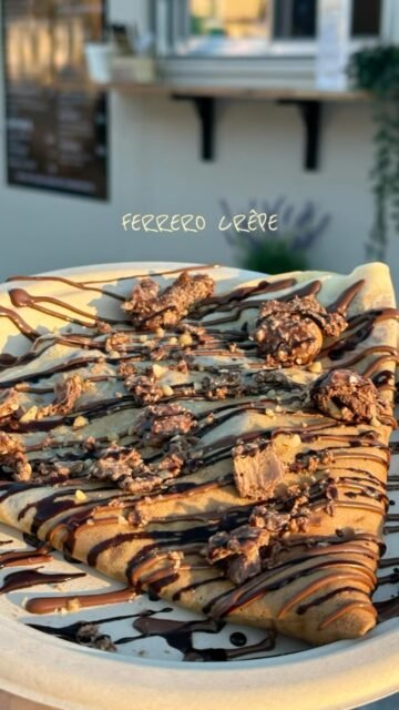 Fall is here! 🍂🍎🍁🎃 Have you tried our Ferrero Crêpe yet? Find us around Columbus! Schedule is on our website 🫶🏼